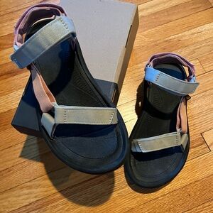 Reva Hurricane XLT2 in the color way Ely